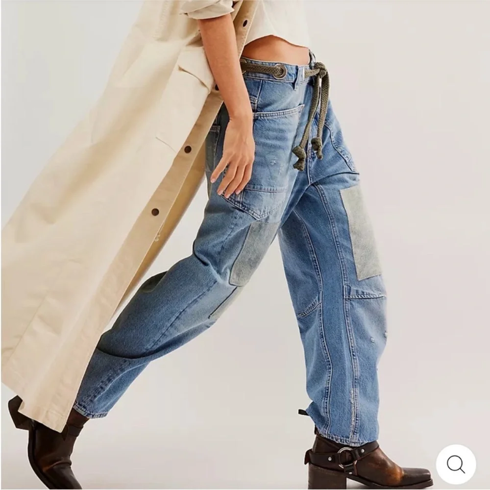 We The Free Moxie Barrel Jeans. Size: 25 - Picture 12 of 16